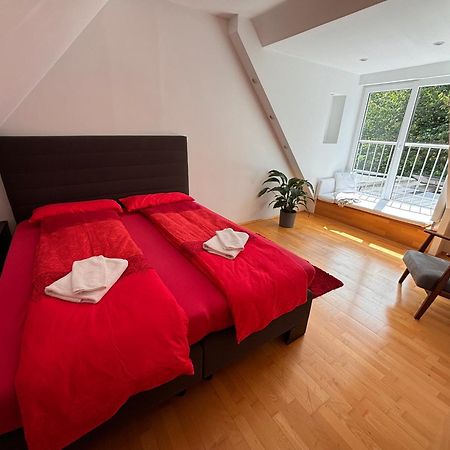 Messe, Uniklinikum, Grugapark - Charmante Wohnung Mit Dachterrasse In Guter Lage Essen Exterior foto