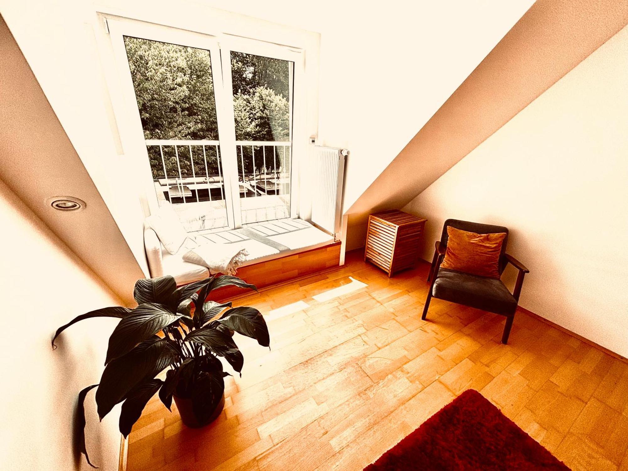 Messe, Uniklinikum, Grugapark - Charmante Wohnung Mit Dachterrasse In Guter Lage Essen Exterior foto